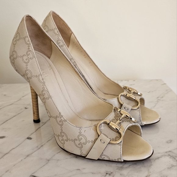 Size 36C | Gucci Authentic open-toe heels in ivory - Picture 2 of 8